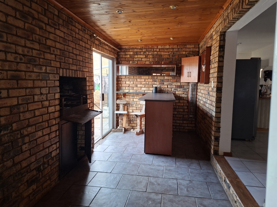 To Let 2 Bedroom Property for Rent in Strelitzia Park Eastern Cape